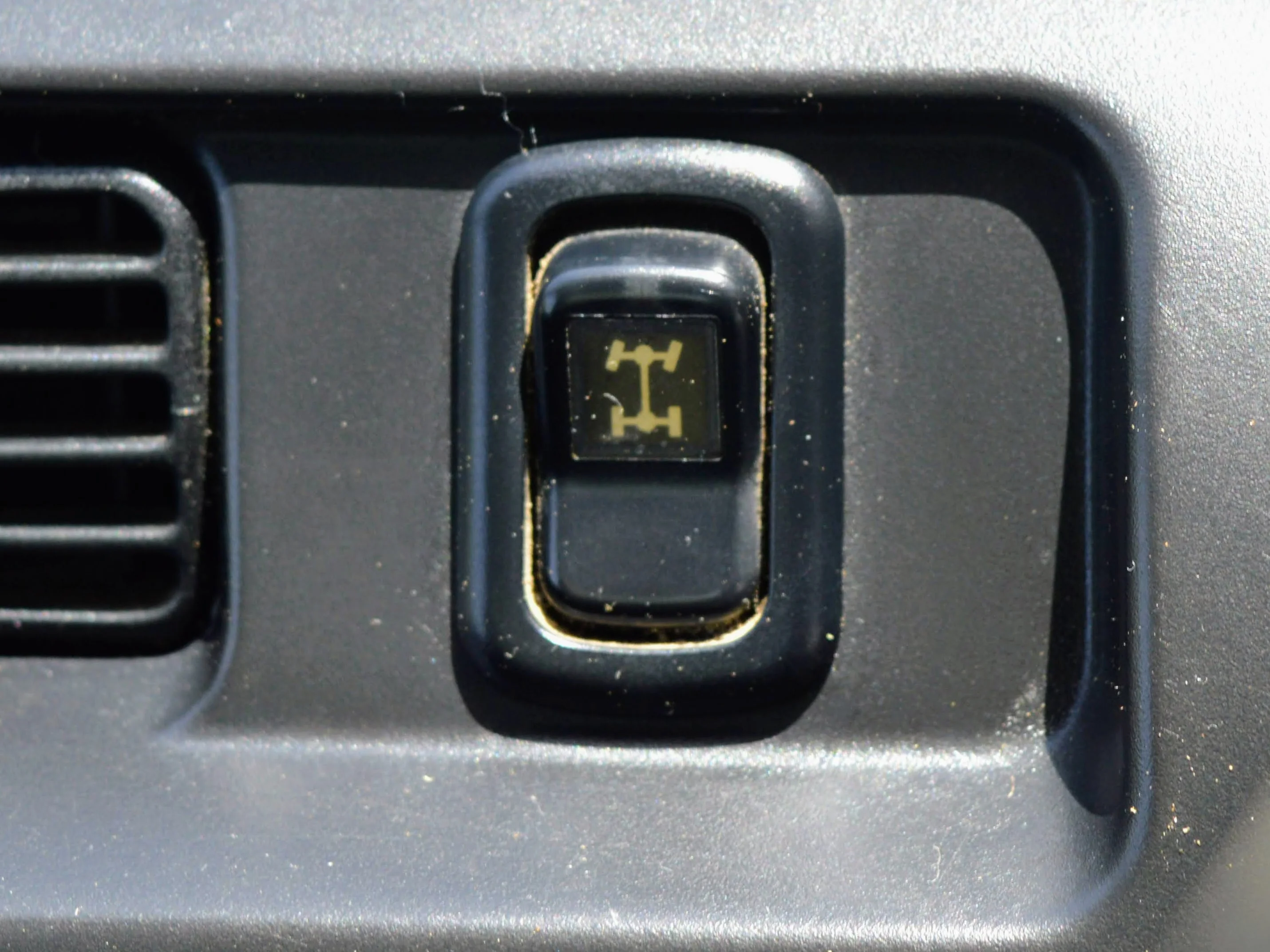 2000 Daihatsu Hijet 4WD - Image 14
