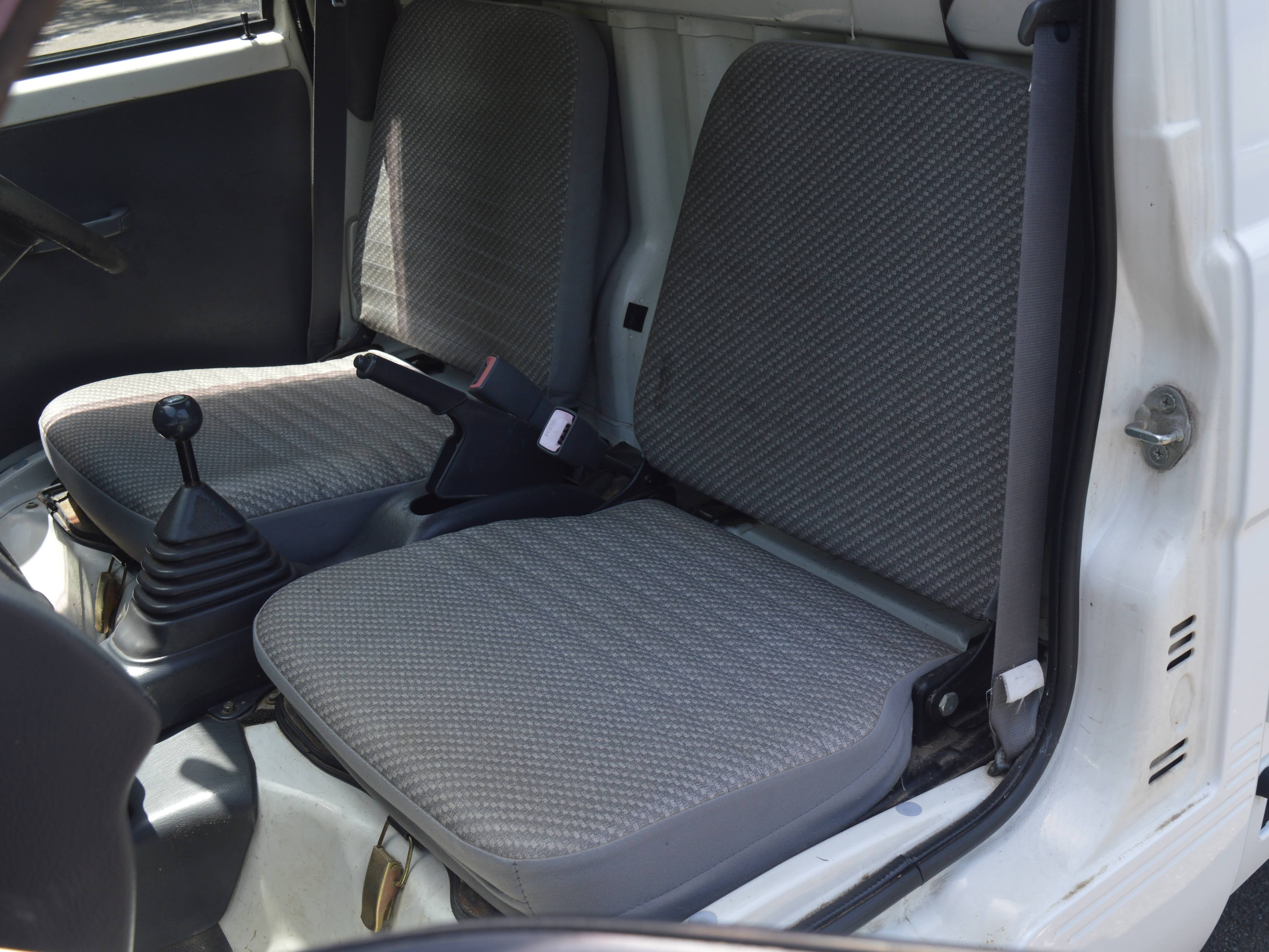 2000 Daihatsu Hijet 4WD - Image 21