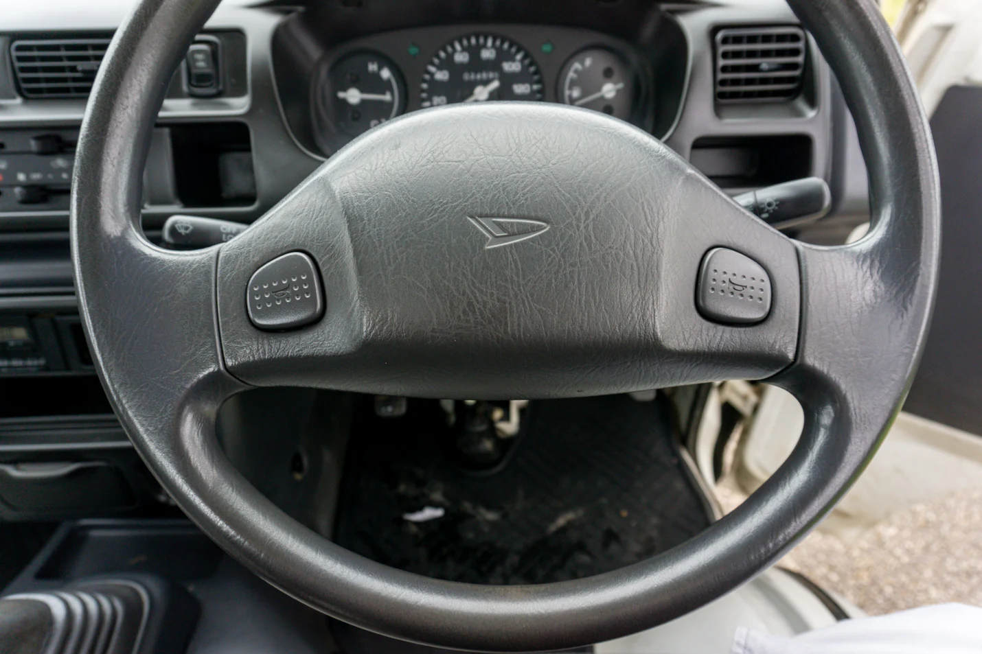 1999 Daihatsu Hijet 4WD - Image 10