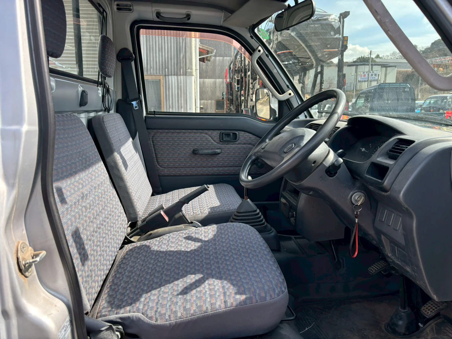 1999 Daihatsu Hijet 4WD - Image 17