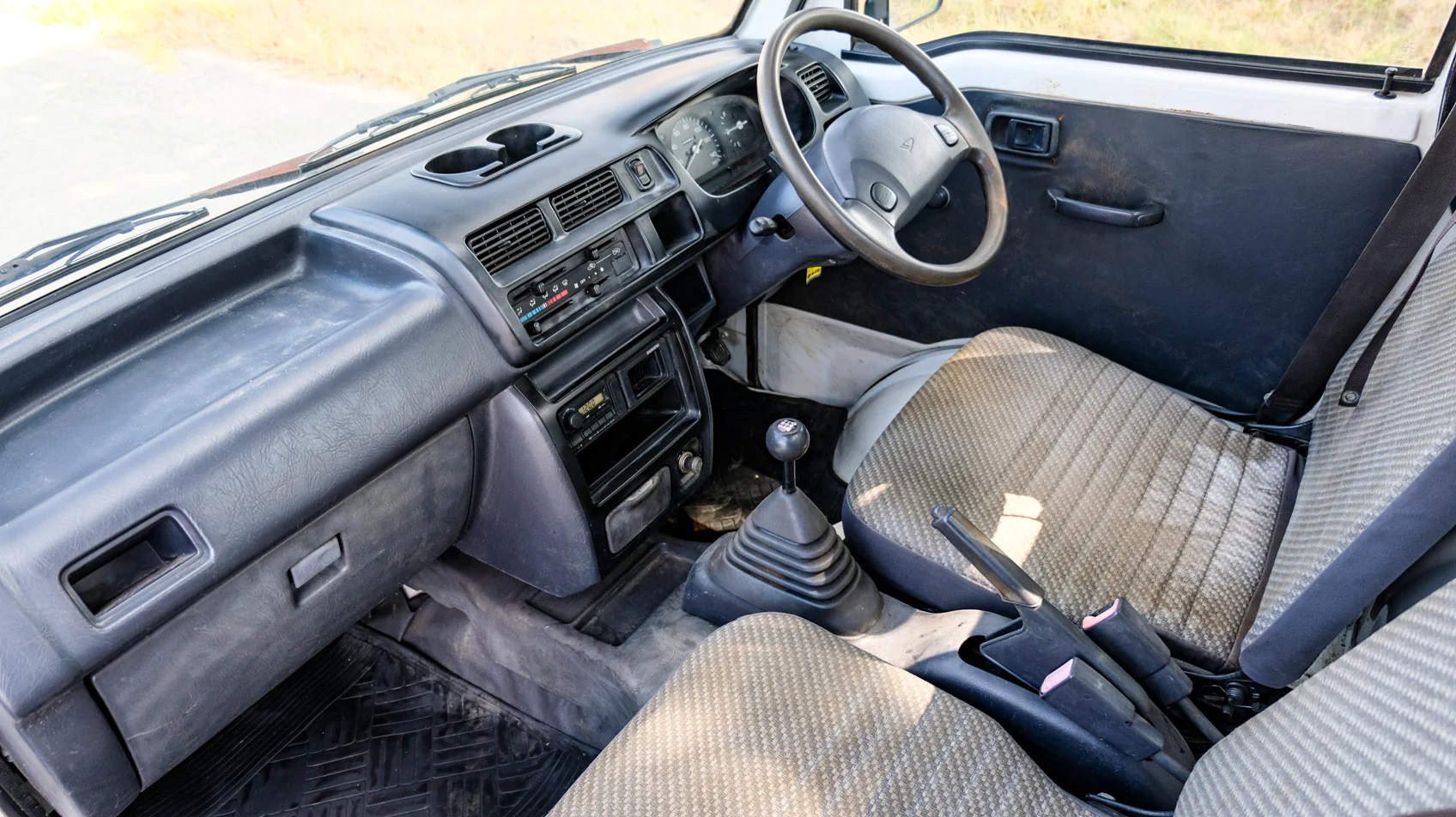 1999 Daihatsu Hijet Truck - Image 11