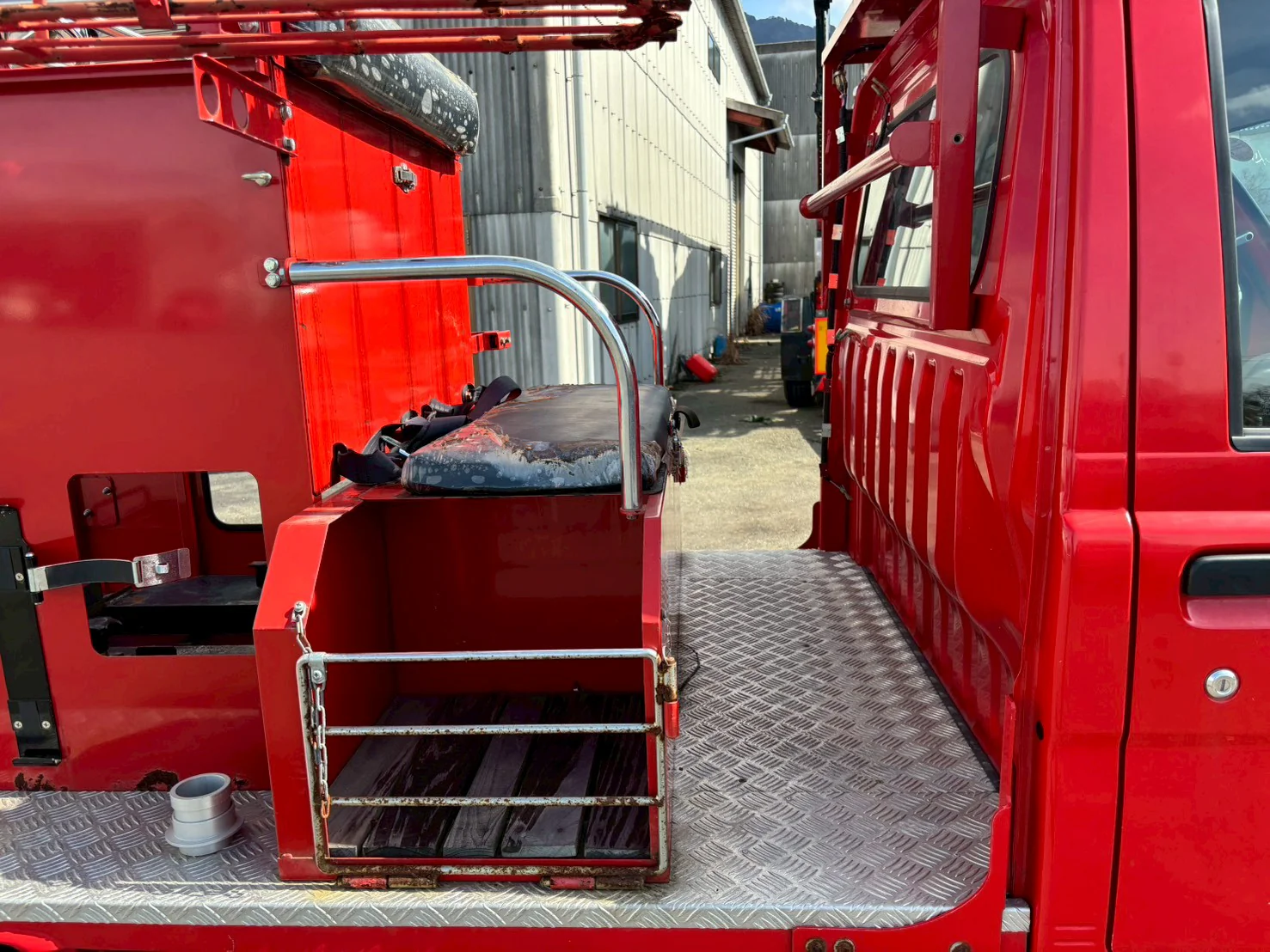 2001 Daihatsu Hijet Firetruck 4WD - Image 13