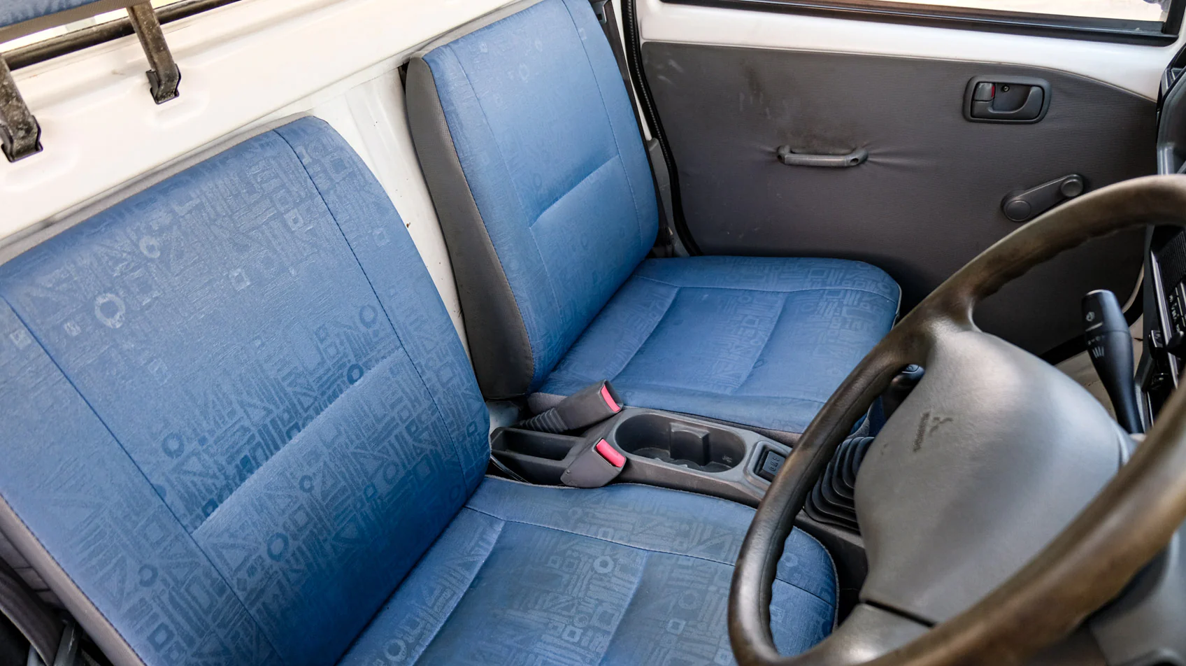 2000 Mitsubishi Minicab 4WD - Image 14