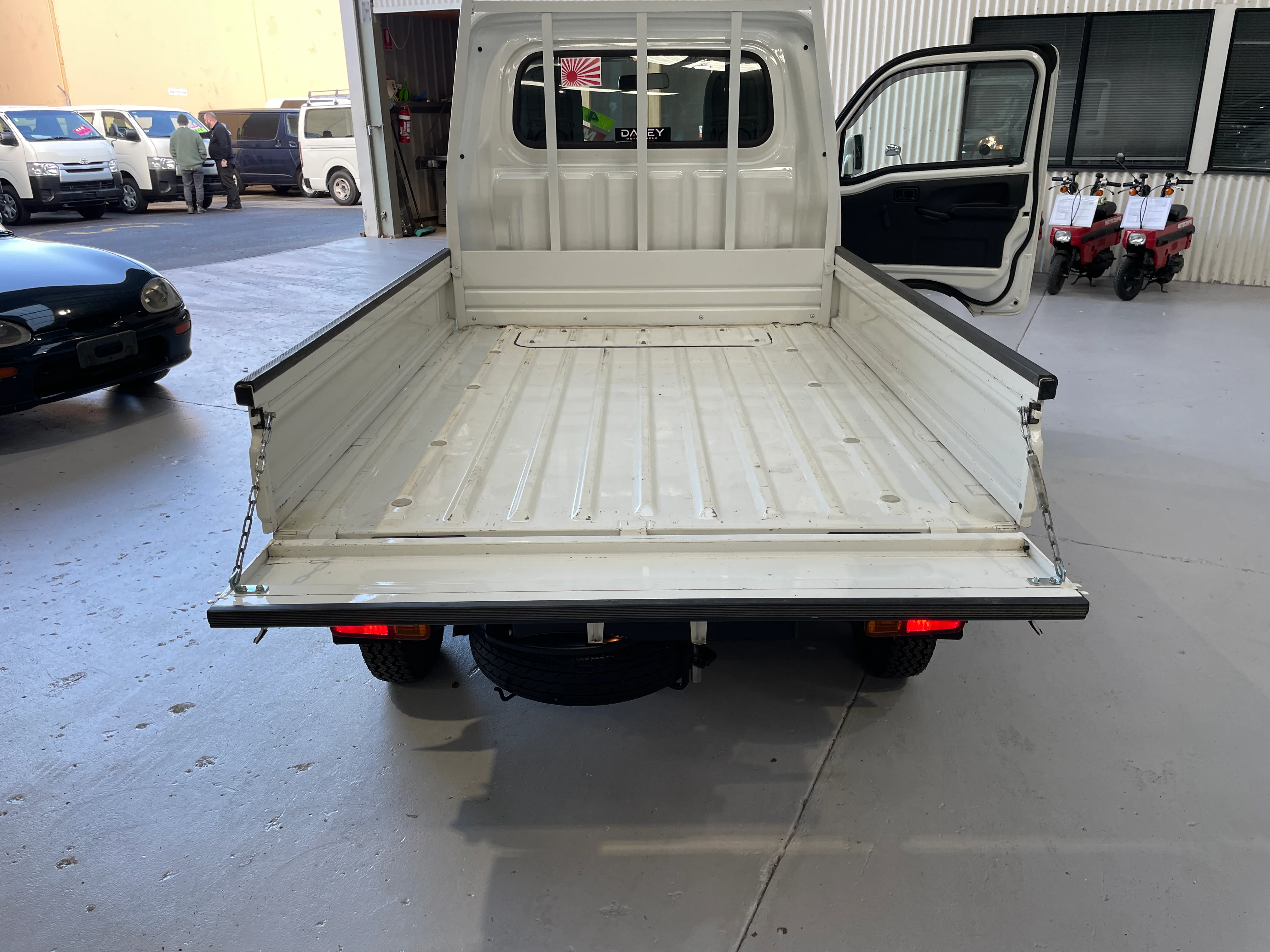 2016 Daihatsu Hijet Dump 4WD - Image 13