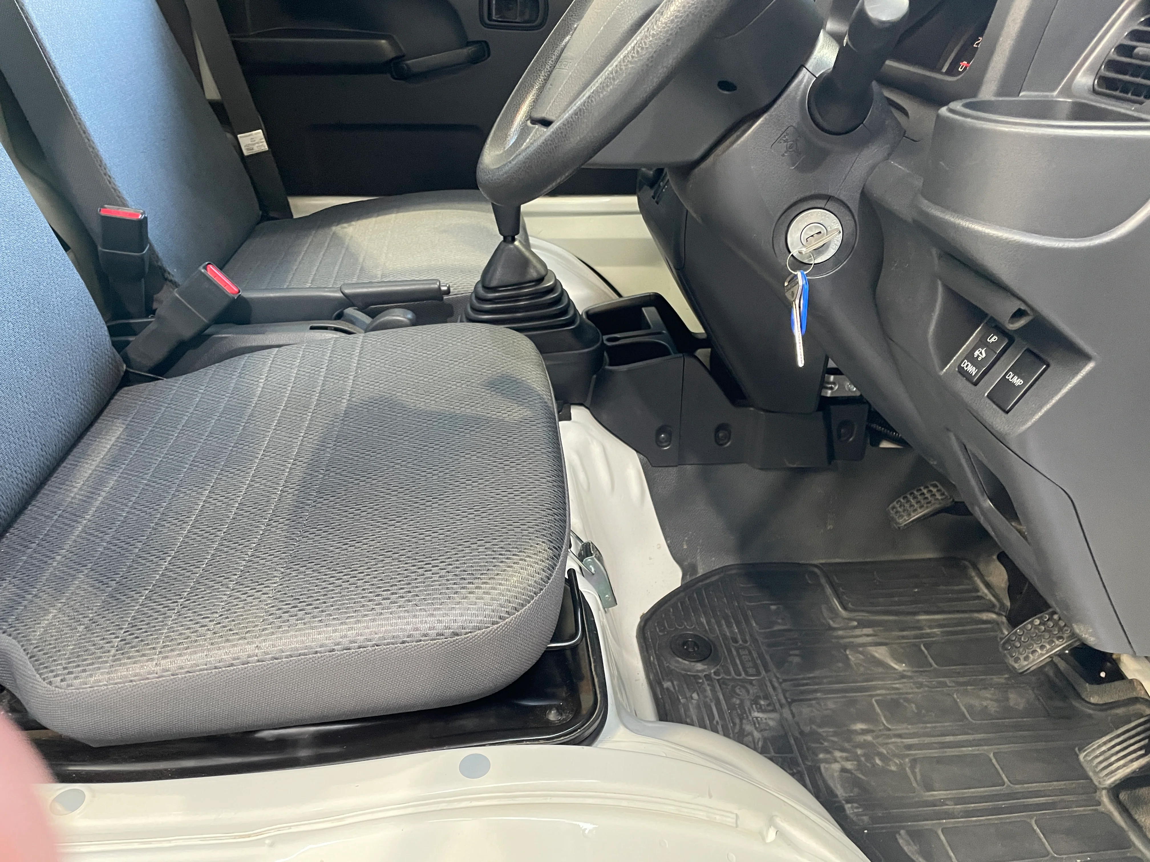 2016 Daihatsu Hijet Dump 4WD - Image 15
