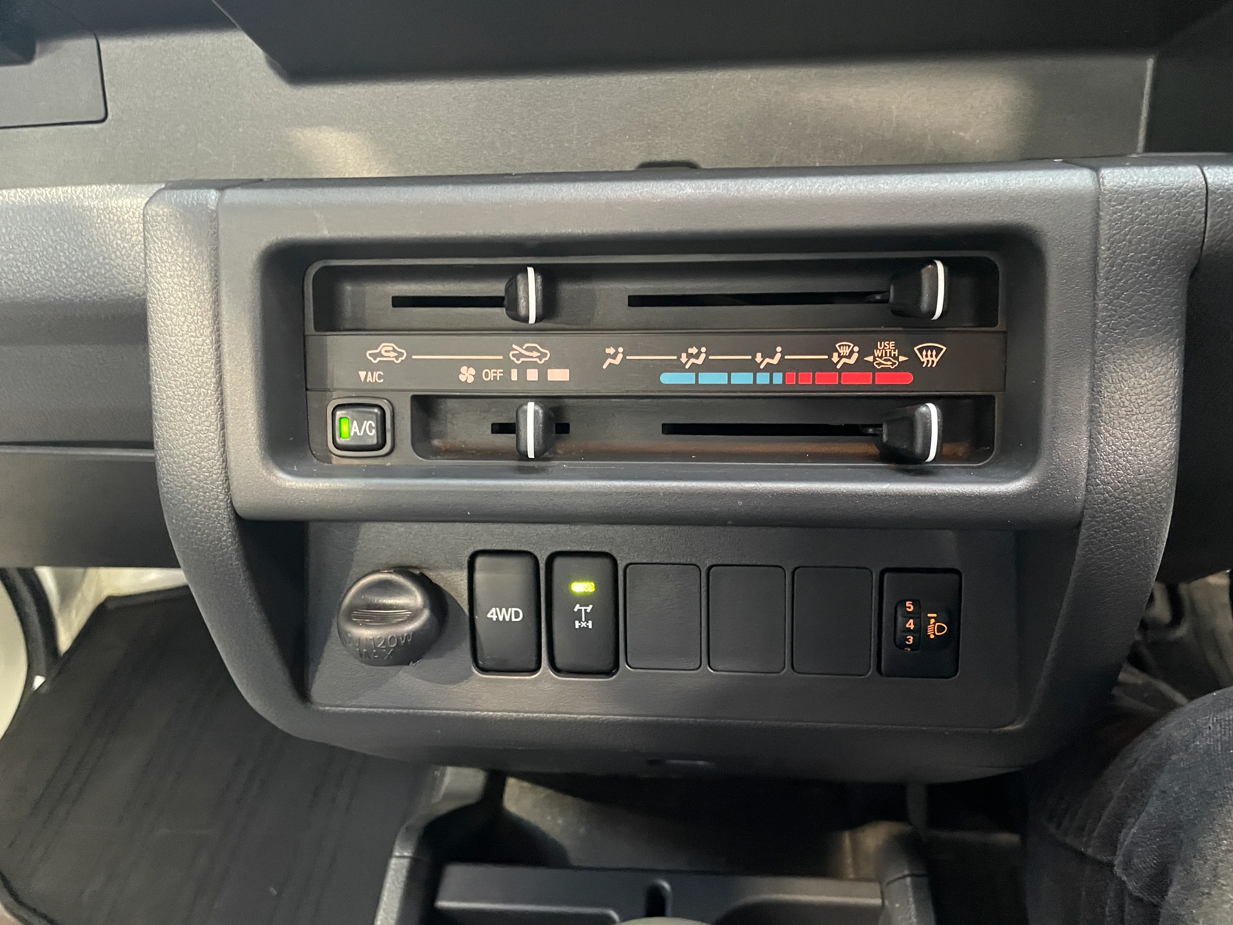 2016 Daihatsu Hijet Dump 4WD - Image 22