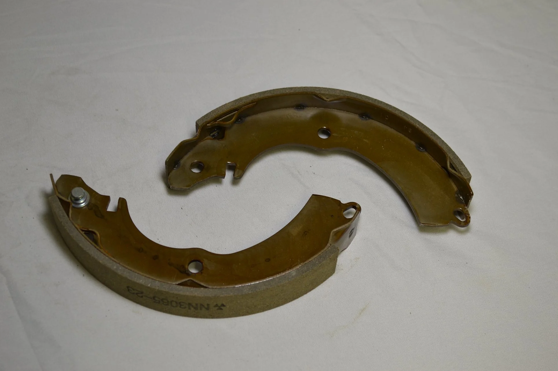 Mitsubishi Brake Shoe Set - Image 3