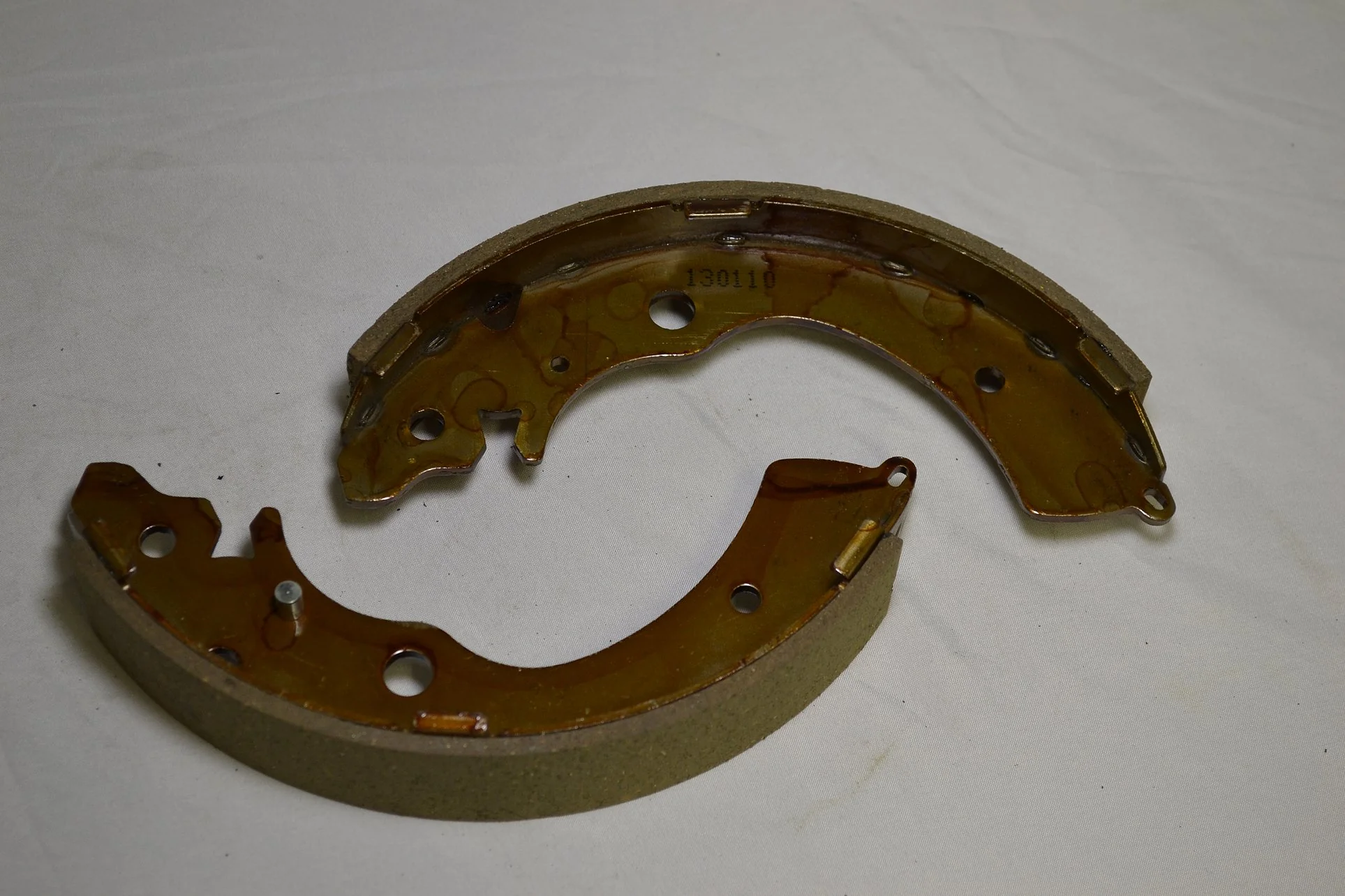 Suzuki Front Brake Shoe Set - Image 3