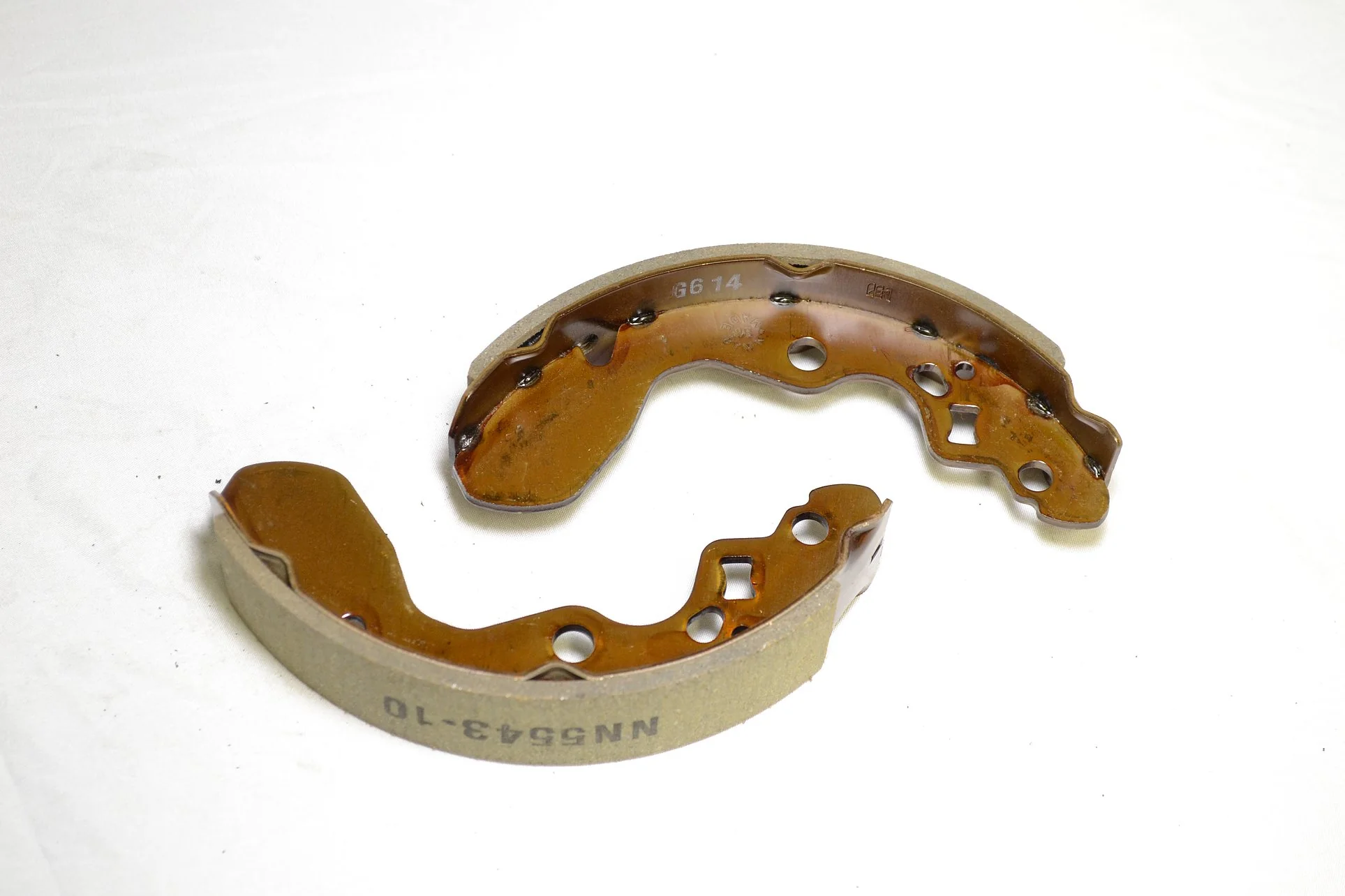 Suzuki Rear Brake Shoe Set - Image 4